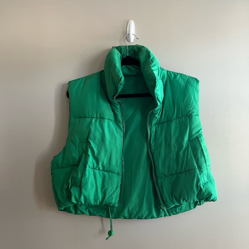 XL puffer vest.